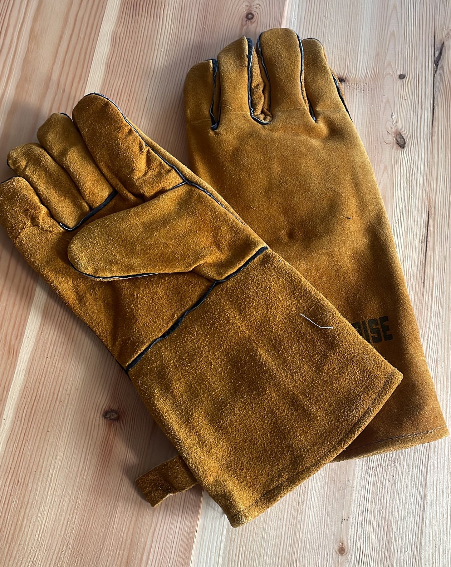 Leather Gauntlet Heat Resistant Gloves